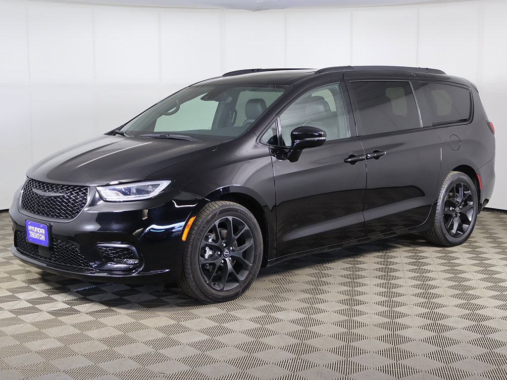 Used 2025 Chrysler Pacifica Limited FWD image 11