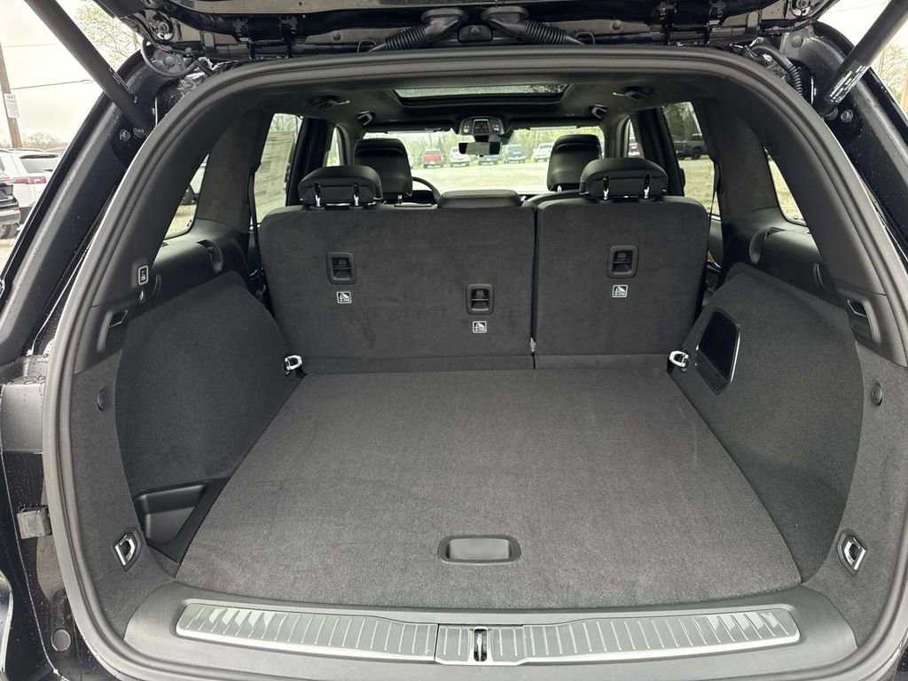 New 2026 Jeep Grand Cherokee Summit w/ Obsidian Package AWD/4WD image 9