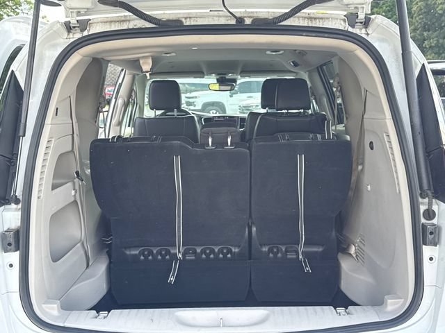 Used 2023 Chrysler Pacifica Touring-L FWD image 13