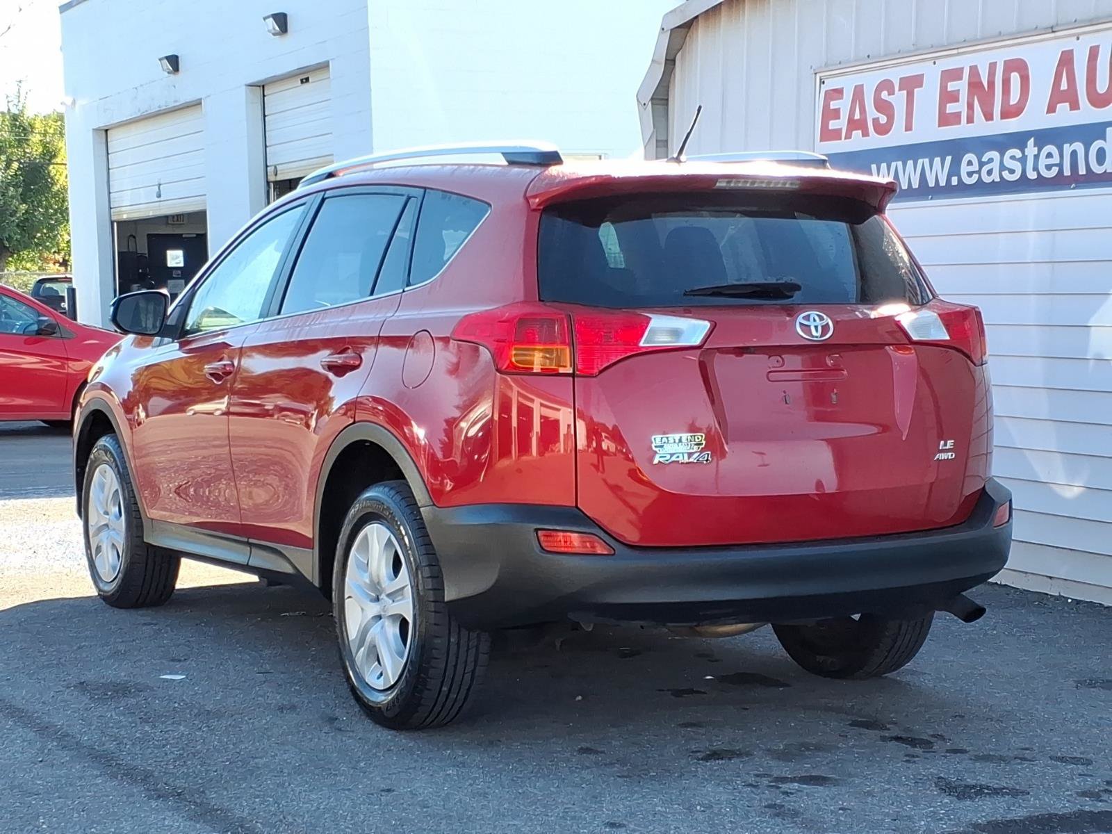 Used 2013 Toyota RAV4 LE AWD/4WD image 3