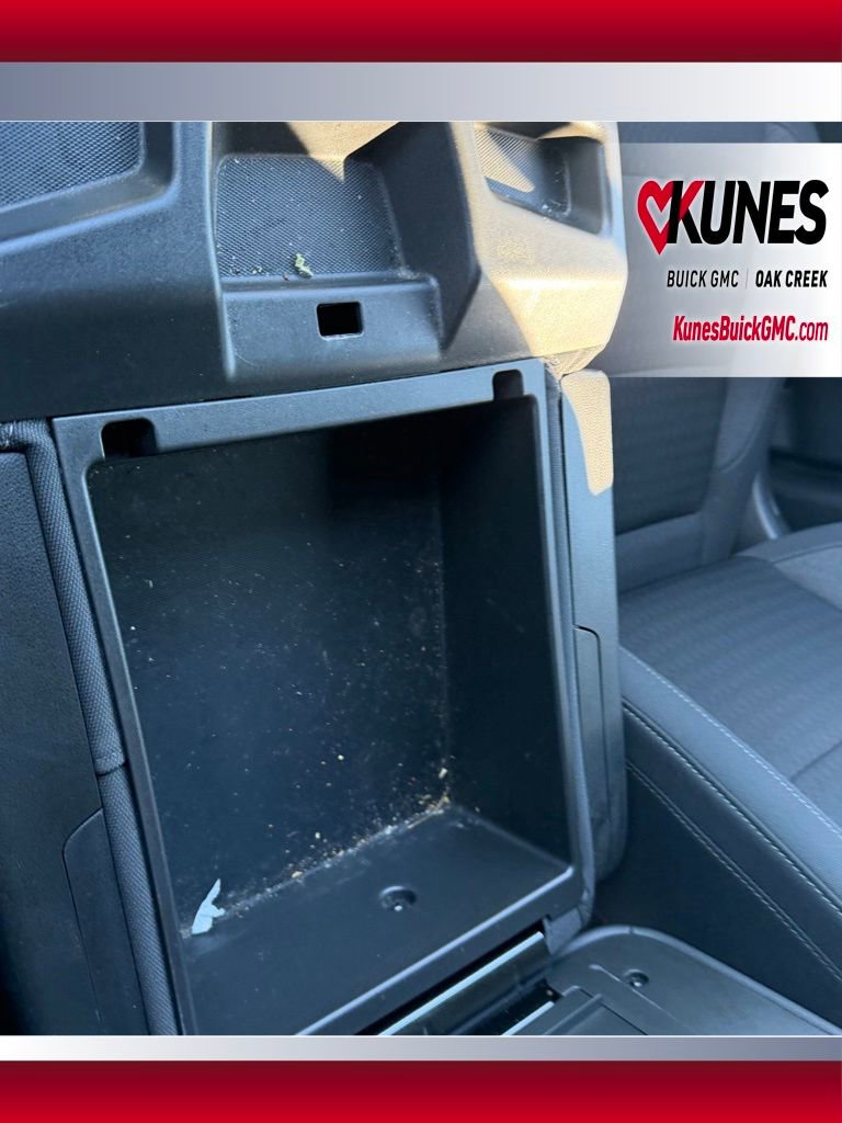 Used 2022 Chevrolet Silverado 1500 LT w/ Convenience Package II image 18