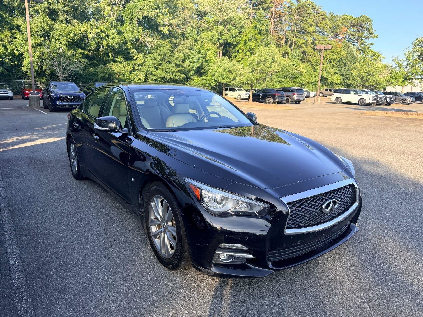 Used 2015 INFINITI Q50 Premium w/ Deluxe Touring Package RWD image 2