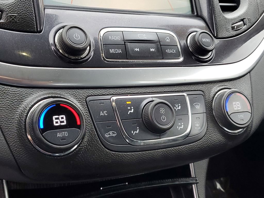 Used 2018 Chevrolet Impala LT image 22