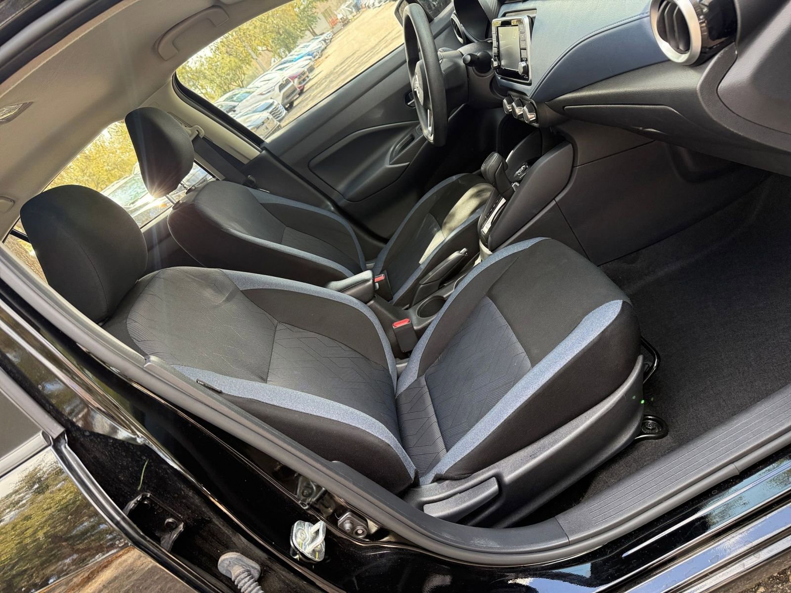Used 2025 Nissan Versa SV FWD image 22