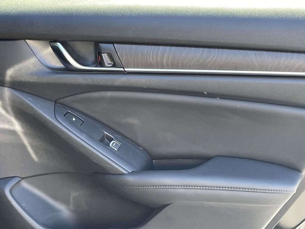 Used 2021 Honda Accord Touring image 19