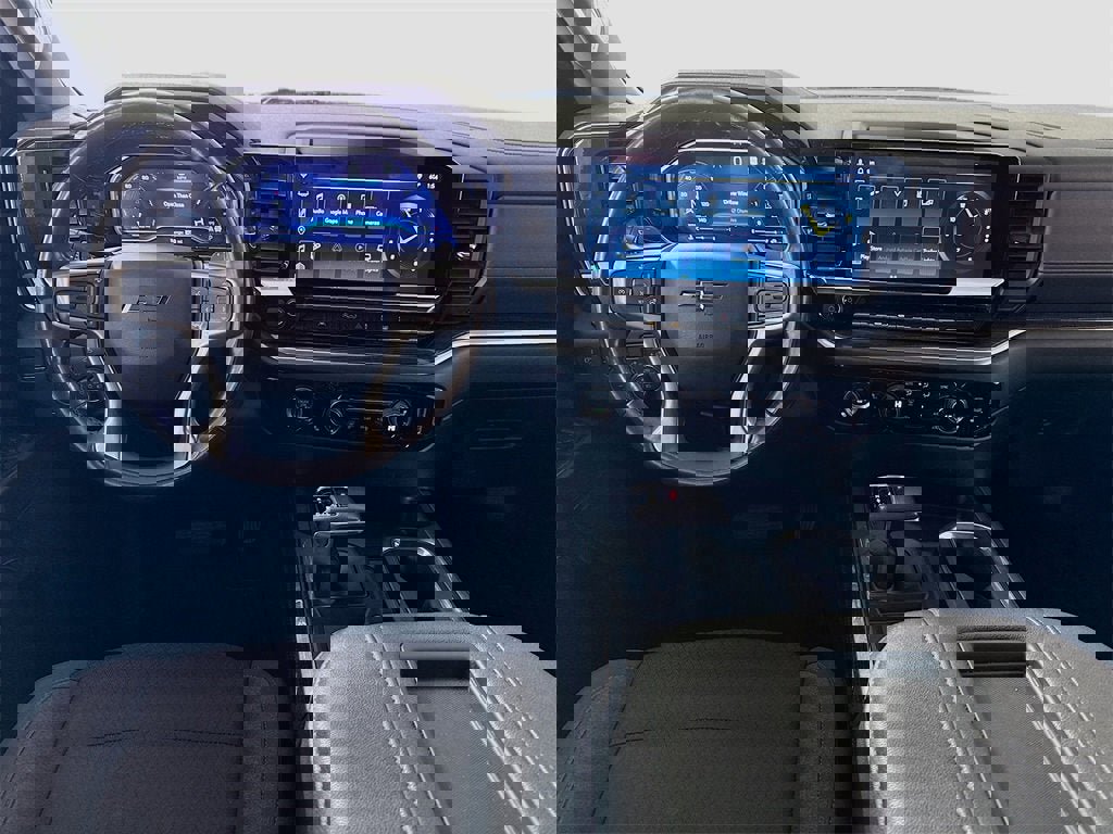 Used 2022 Chevrolet Silverado 1500 RST image 2