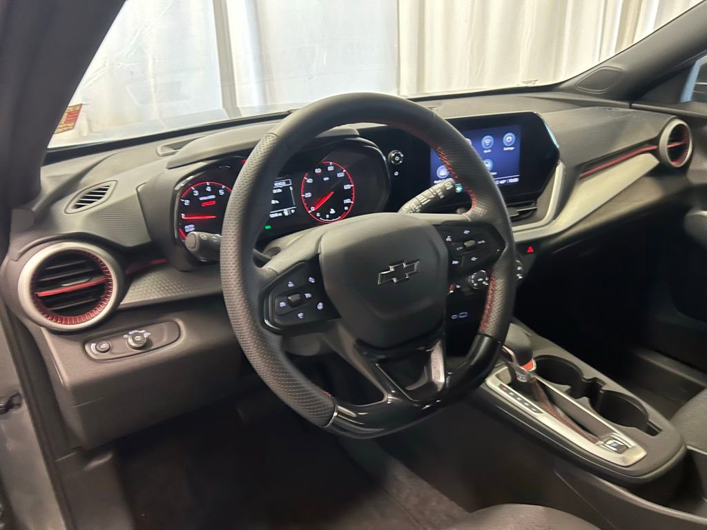 Used 2024 Chevrolet Trax RS w/ Driver Confidence Package image 2