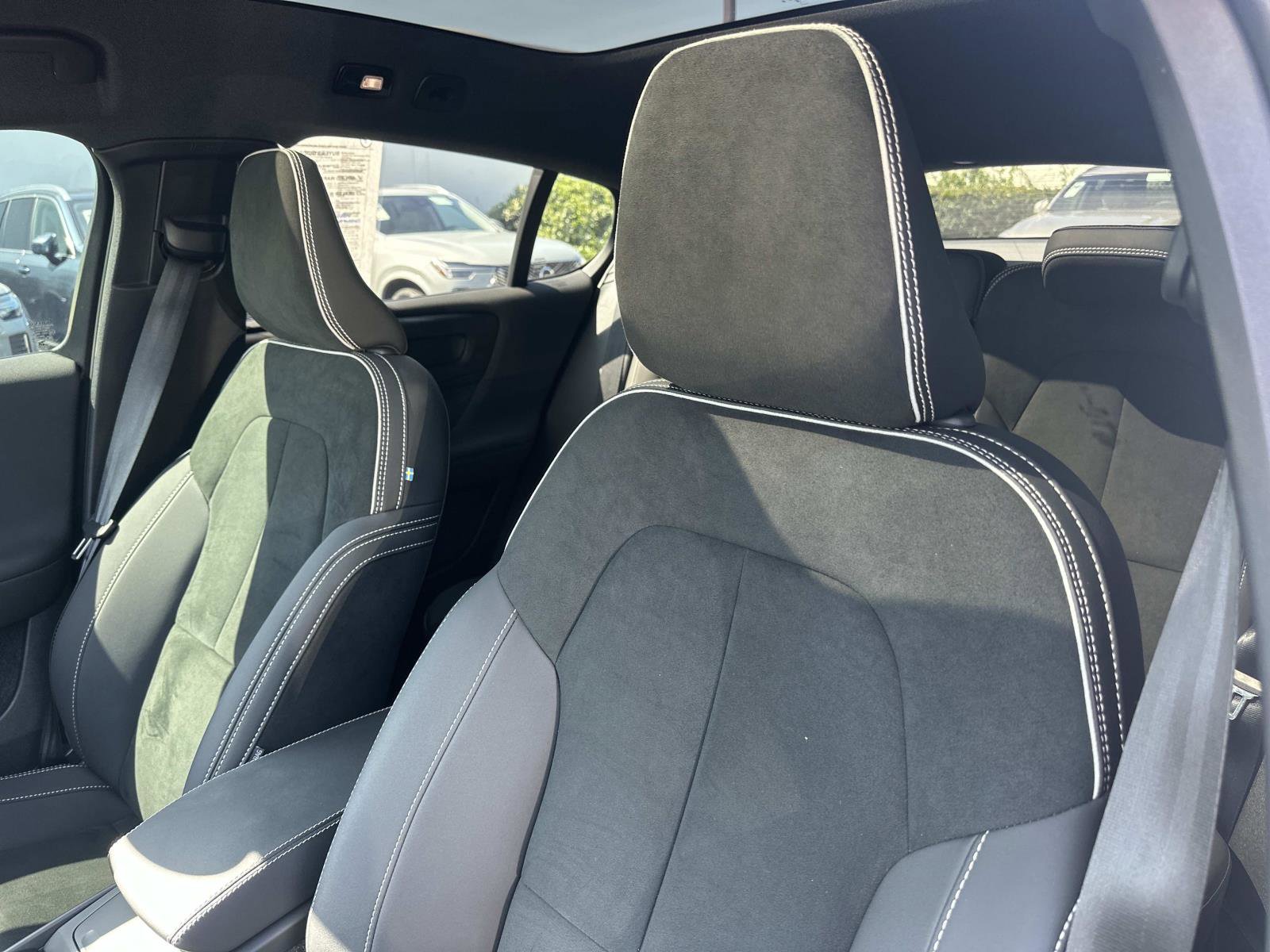 Certified 2023 Volvo C40 P8 Recharge Ultimate w/ Protection Package Premier image 19