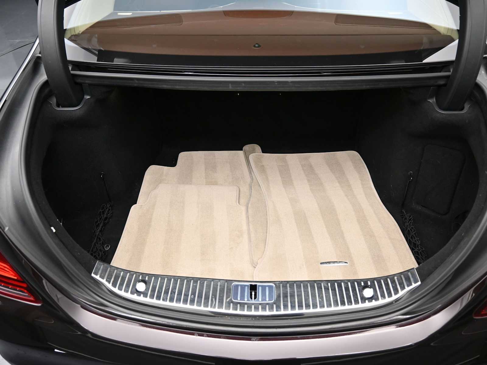Used 2018 Mercedes-Benz S 560 Sedan image 25