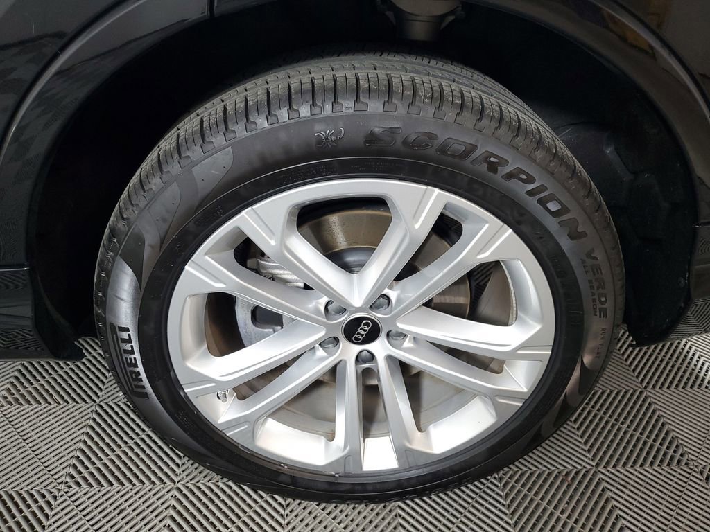 Used 2025 Audi Q7 3.0T Premium Plus w/ Premium Plus Package AWD/4WD image 11