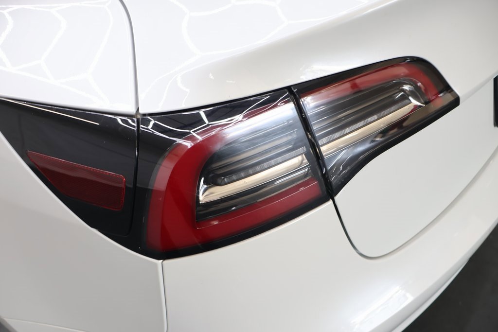 Used 2018 Tesla Model 3 Long Range image 28