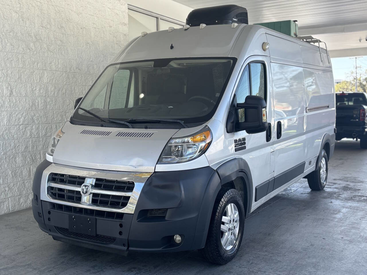Used 2017 RAM ProMaster 2500 w/ Mopar Trailer Tow Group FWD image 3