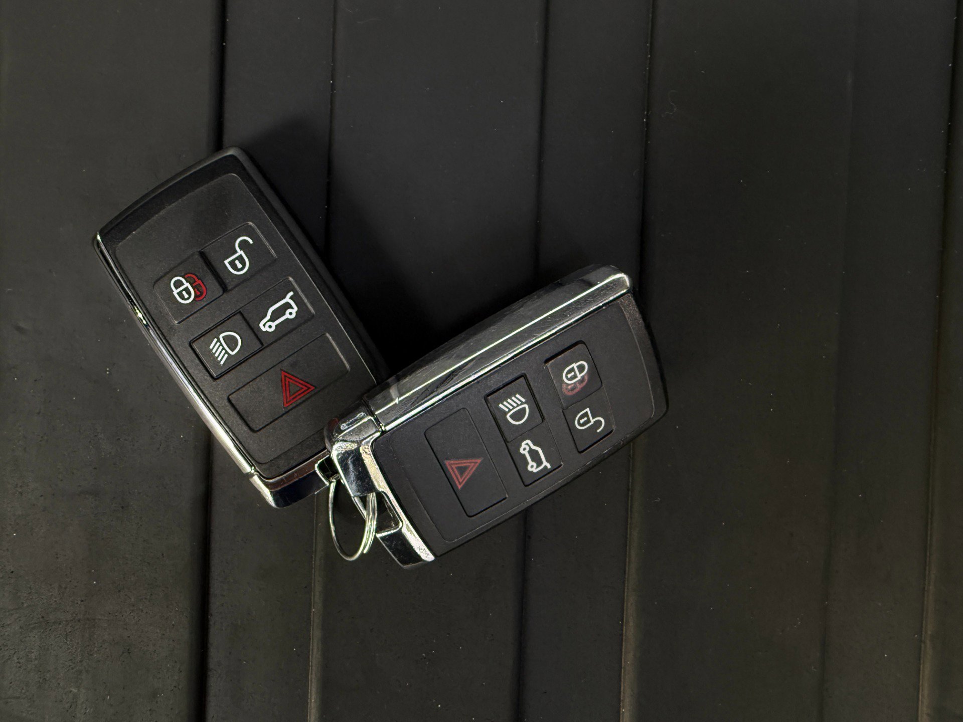 Used 2023 Land Rover Defender 90 S image 35