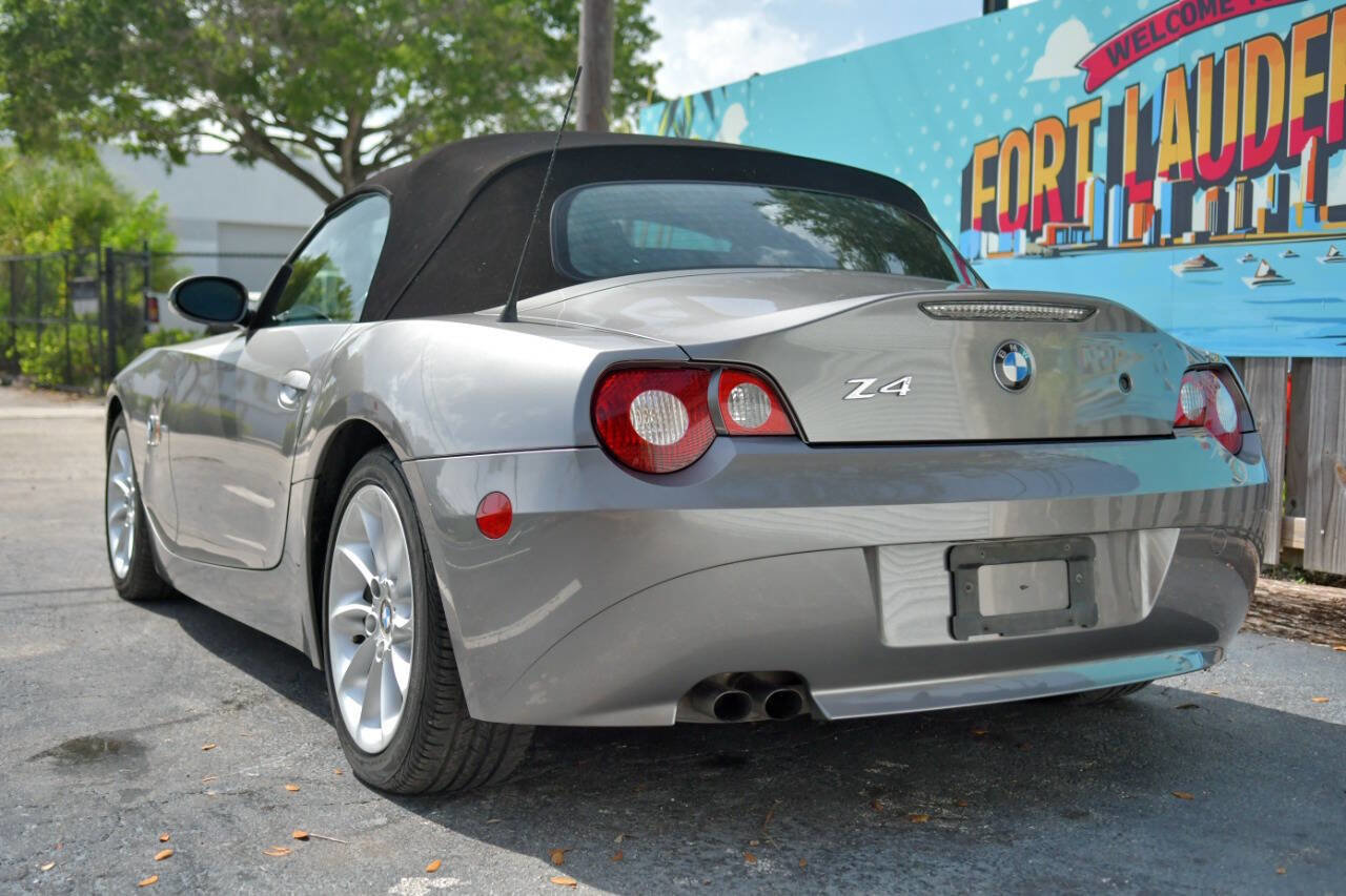 Used 2005 BMW Z4 2.5i image 7
