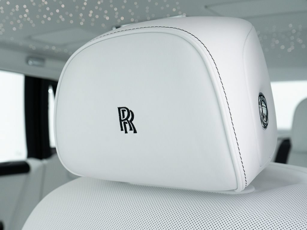 Certified 2026 Rolls-Royce Phantom Sedan w/ Leather Finishing Pack RWD image 18