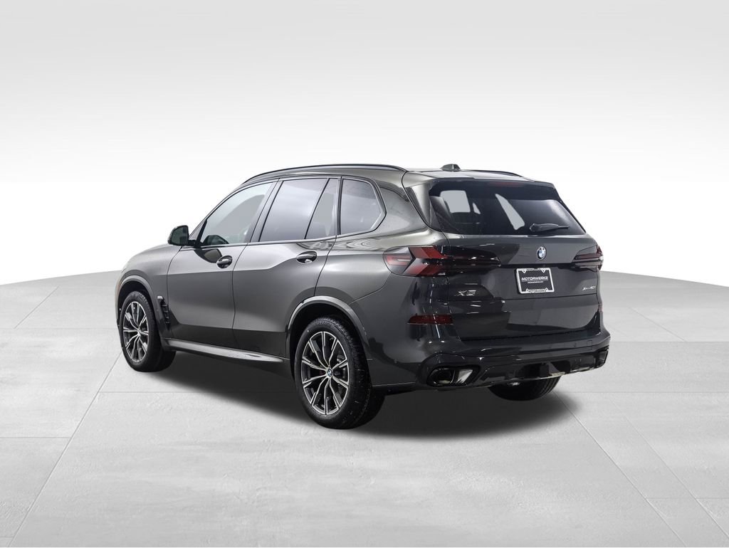 New 2026 BMW X5 xDrive40i w/ M Sport Package image 3