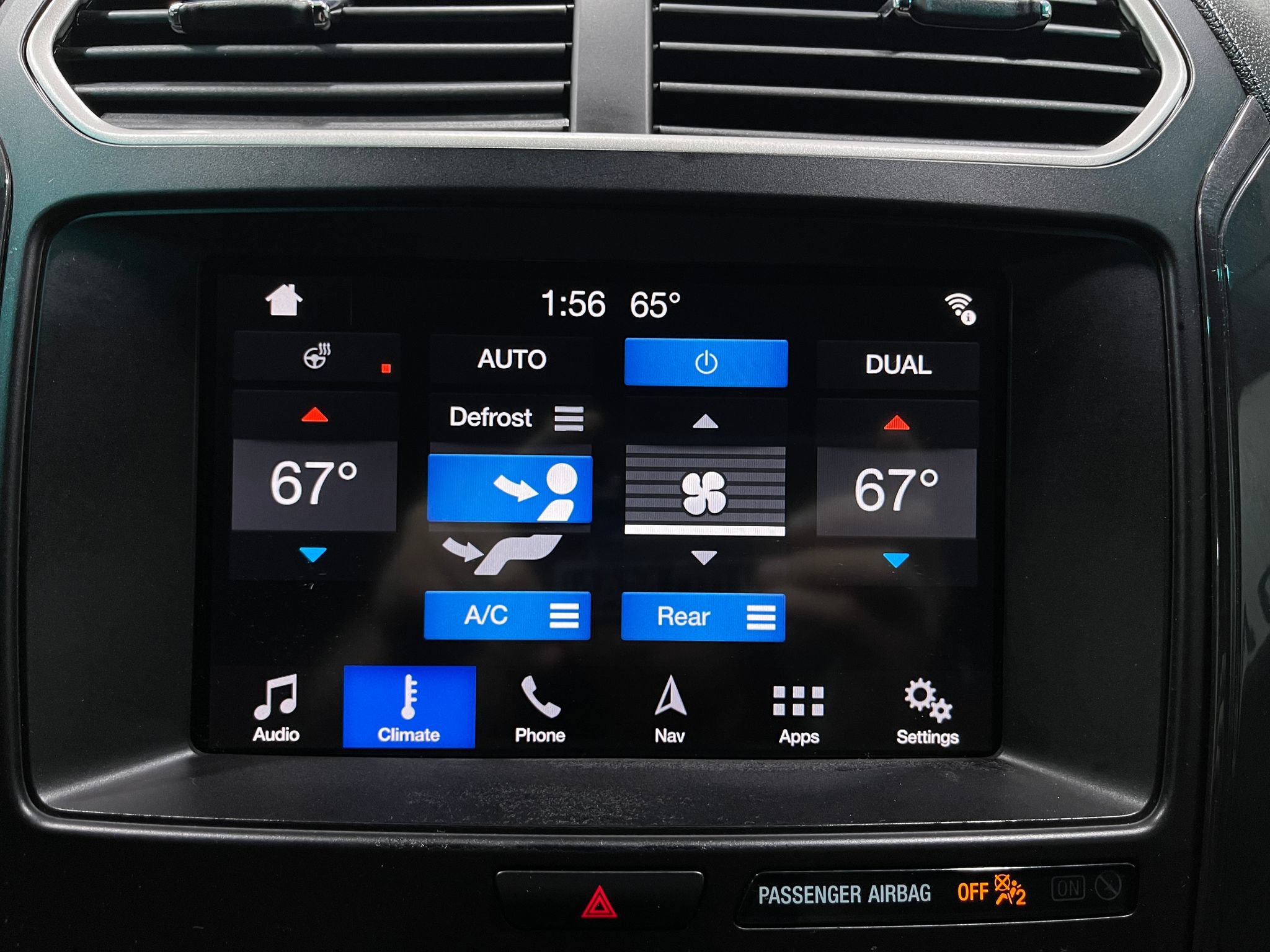 Used 2018 Ford Explorer XLT w/ Equipment Group 201A AWD/4WD image 25