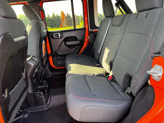 Certified 2025 Jeep Wrangler Unlimited Rubicon w/ Convenience Group AWD/4WD image 19