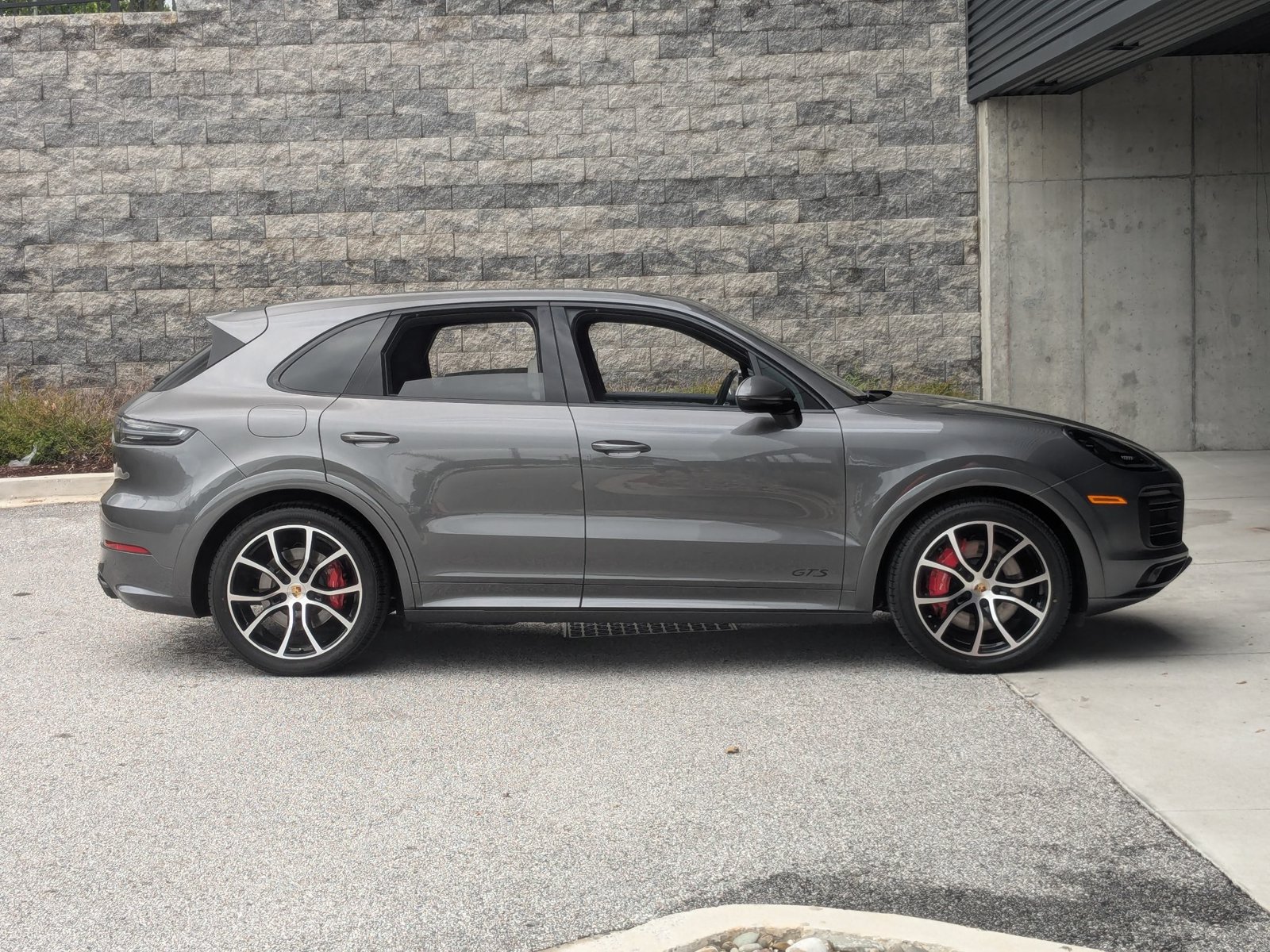 Certified 2023 Porsche Cayenne GTS AWD/4WD image 8