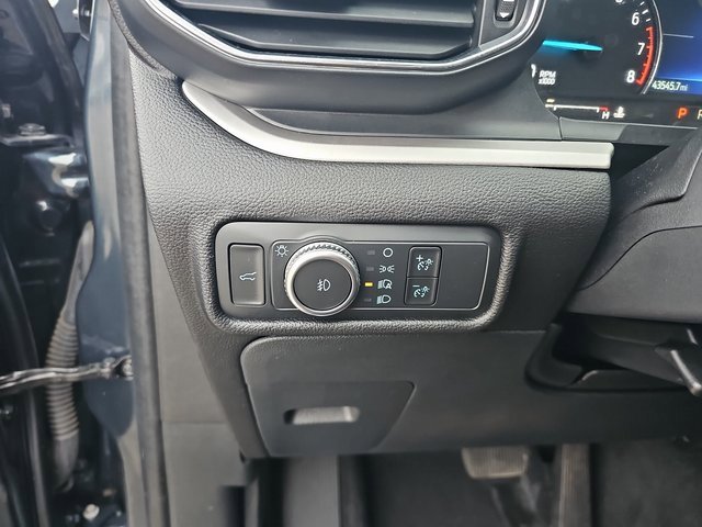 Used 2022 Ford Explorer XLT w/ Equipment Group 202A image 27