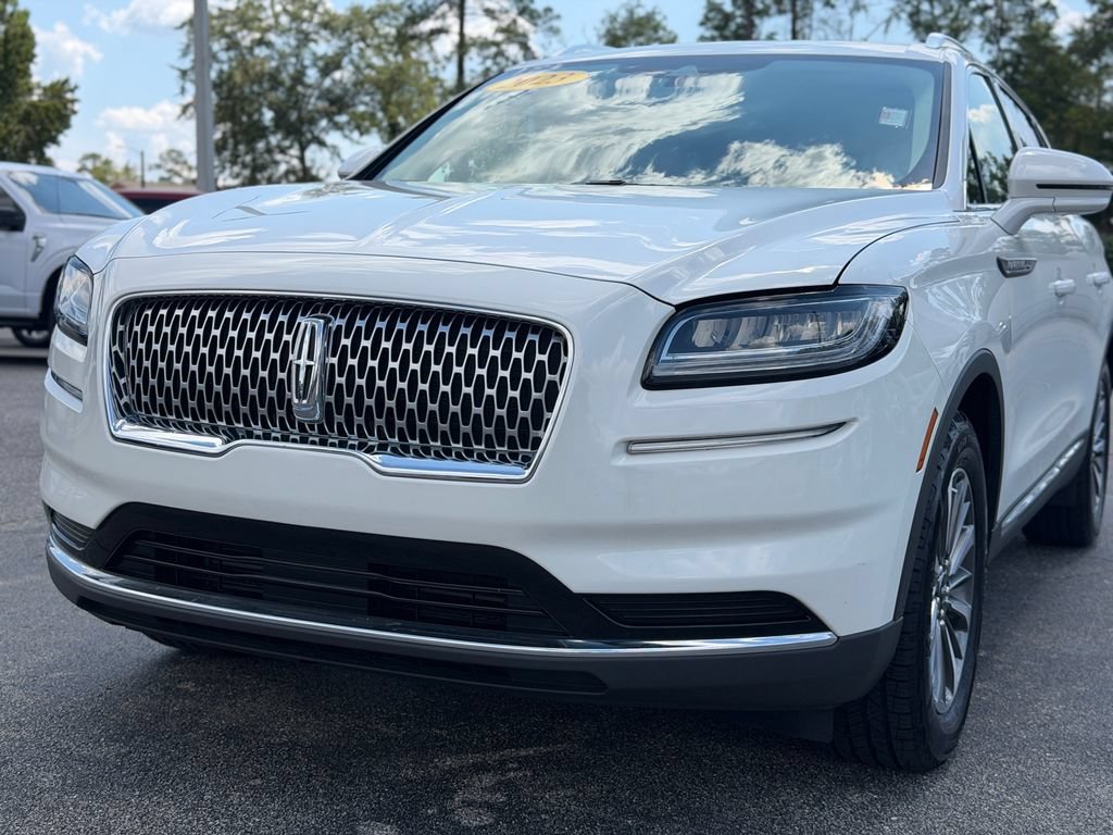 Used 2023 Lincoln Nautilus FWD w/ Premium Package image 12
