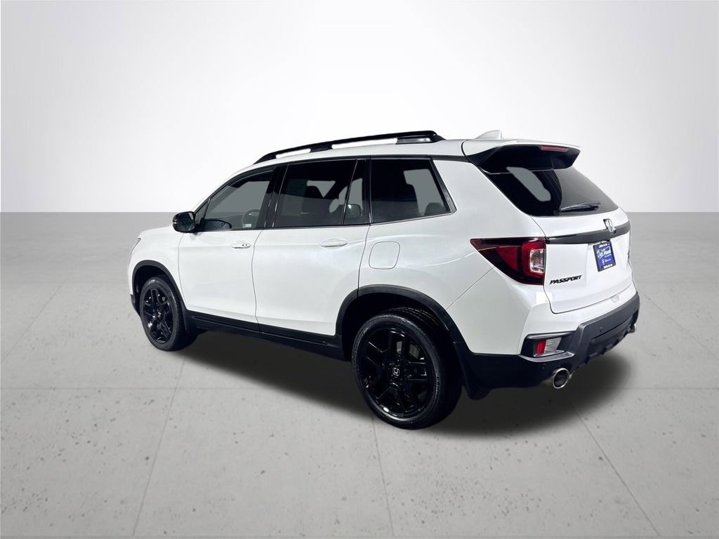 Certified 2024 Honda Passport Black Edition image 9