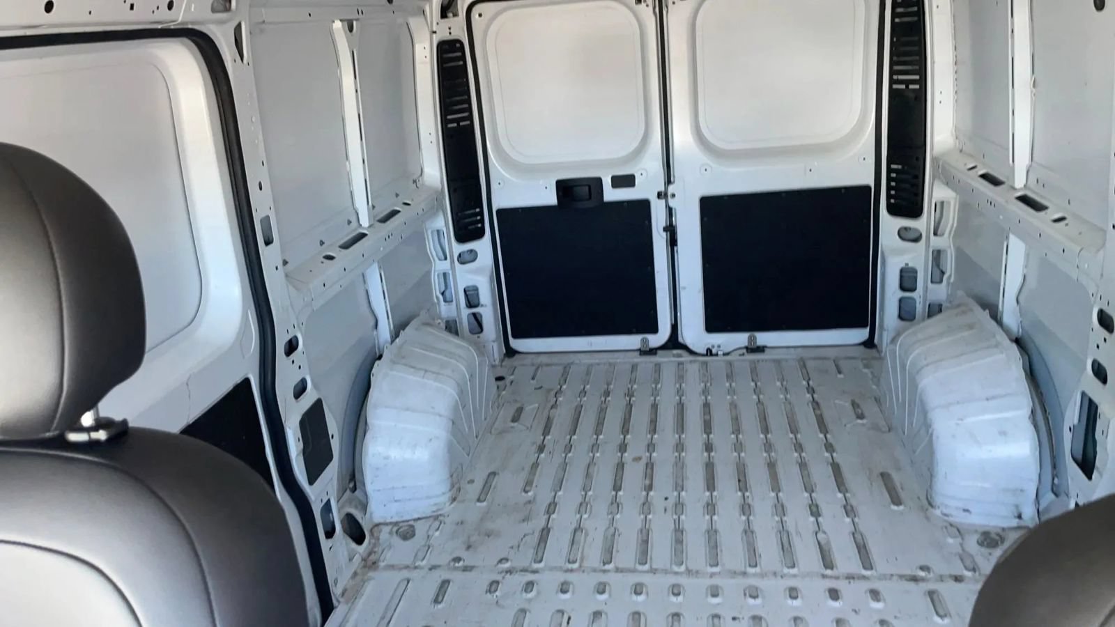 Used 2025 RAM ProMaster 2500 w/ Convenience Group FWD image 28