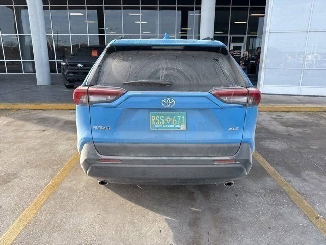 Used 2021 Toyota RAV4 XLE w/ Convenience Package image 7