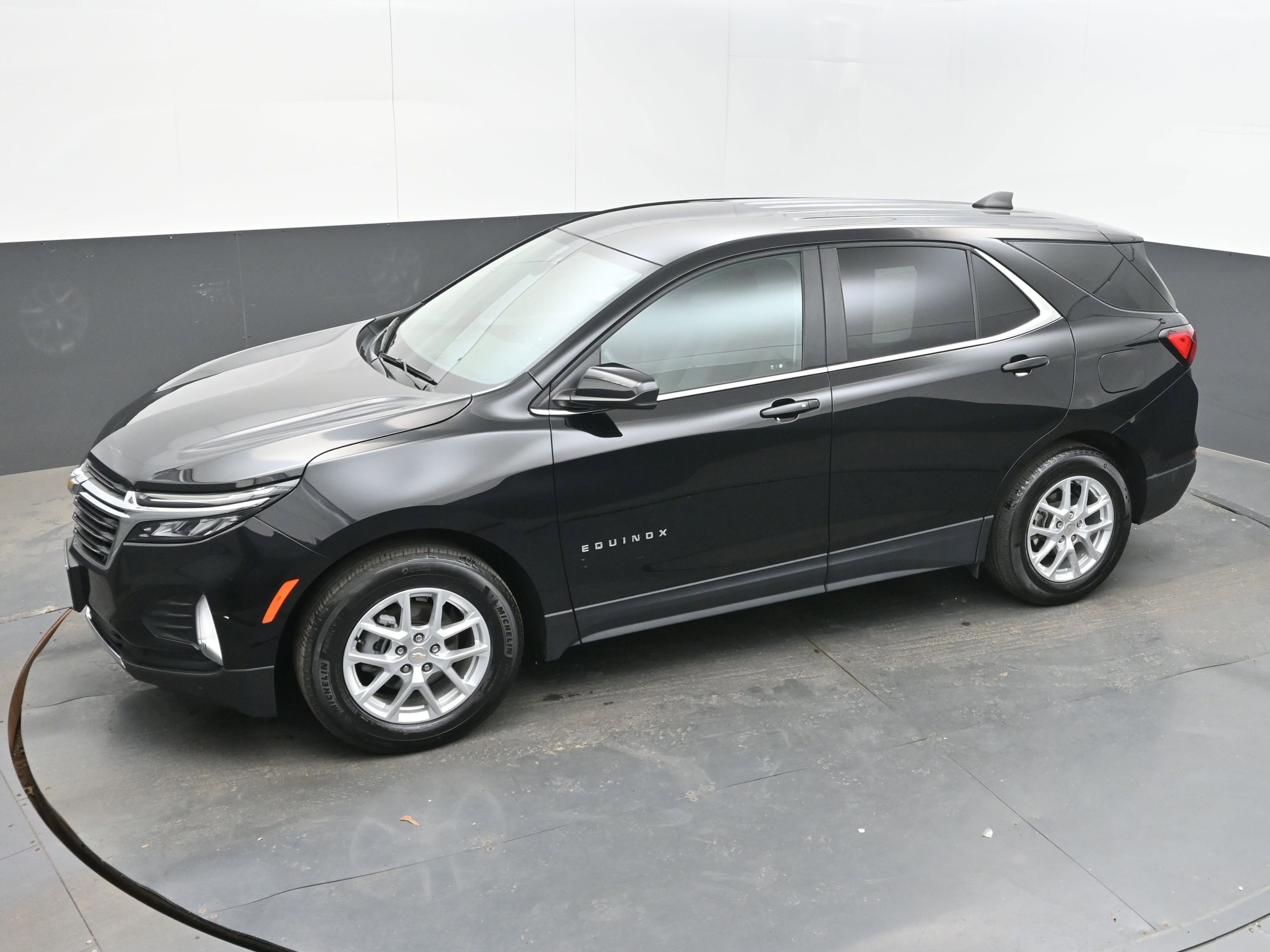 Used 2024 Chevrolet Equinox LT FWD image 22