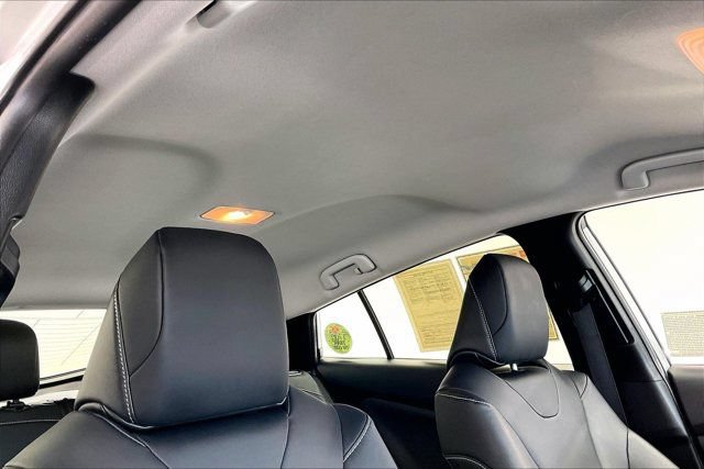 Used 2022 Toyota Prius Prime XLE FWD image 25
