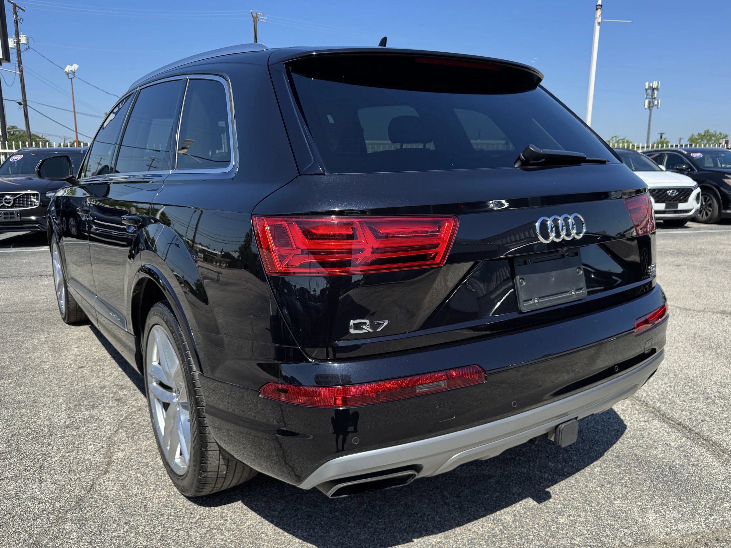 Used 2017 Audi Q7 3.0T Prestige AWD/4WD image 4