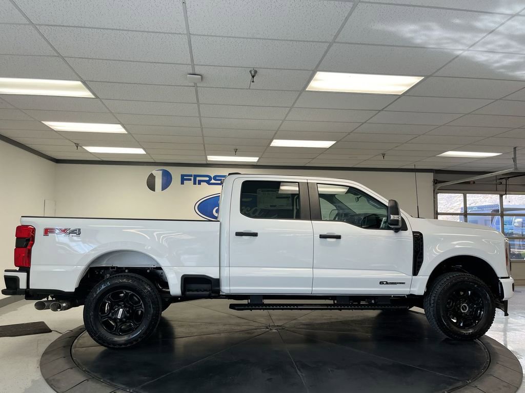 New 2026 Ford F350 4x4 Crew Cab Super Duty image 9