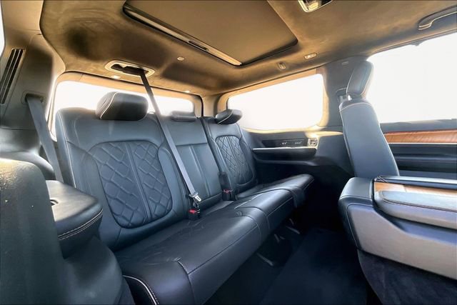 Used 2022 Jeep Grand Wagoneer Series III w/ Rear Seat Video Group 1 image 30