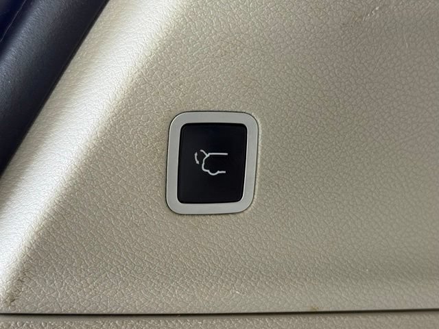Used 2019 Chrysler Pacifica Limited w/ Advanced Safetytec Group FWD image 19
