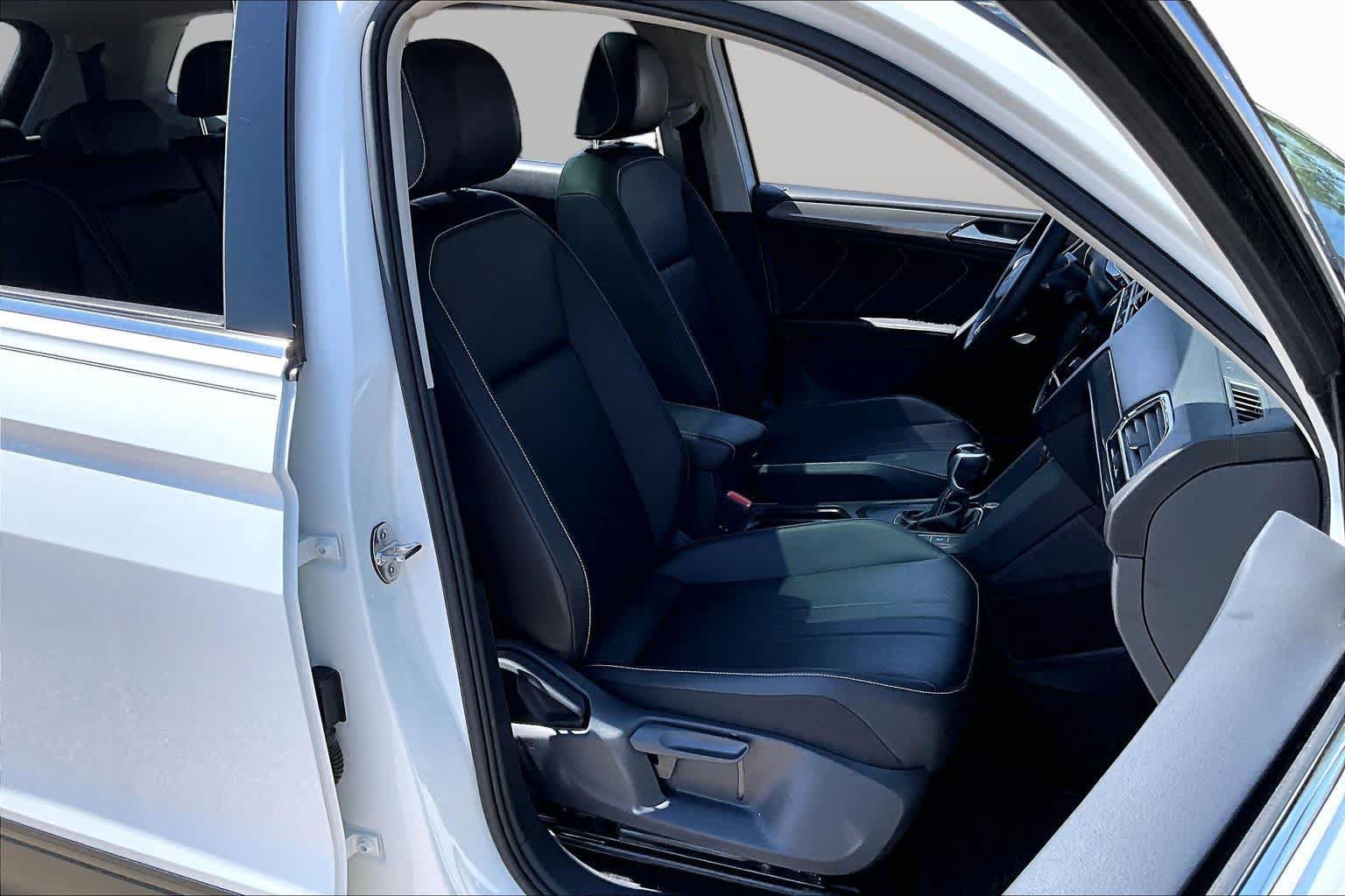 Used 2022 Volkswagen Tiguan SE FWD image 6