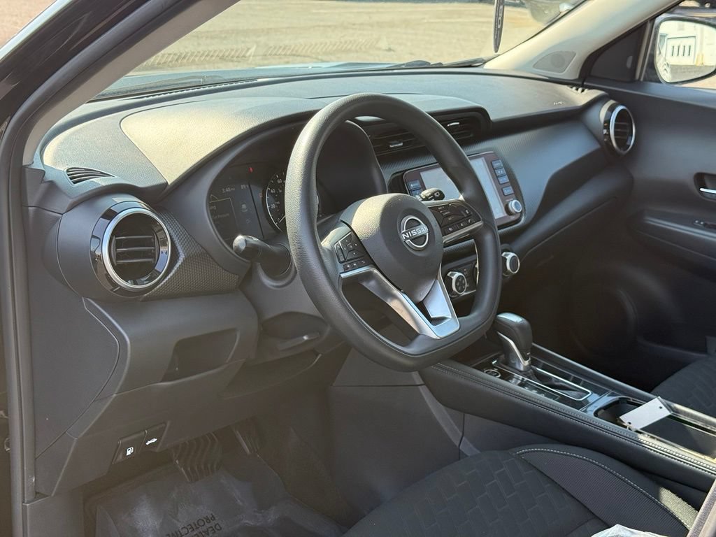 Used 2023 Nissan Kicks SV w/ Exterior Package FWD image 22