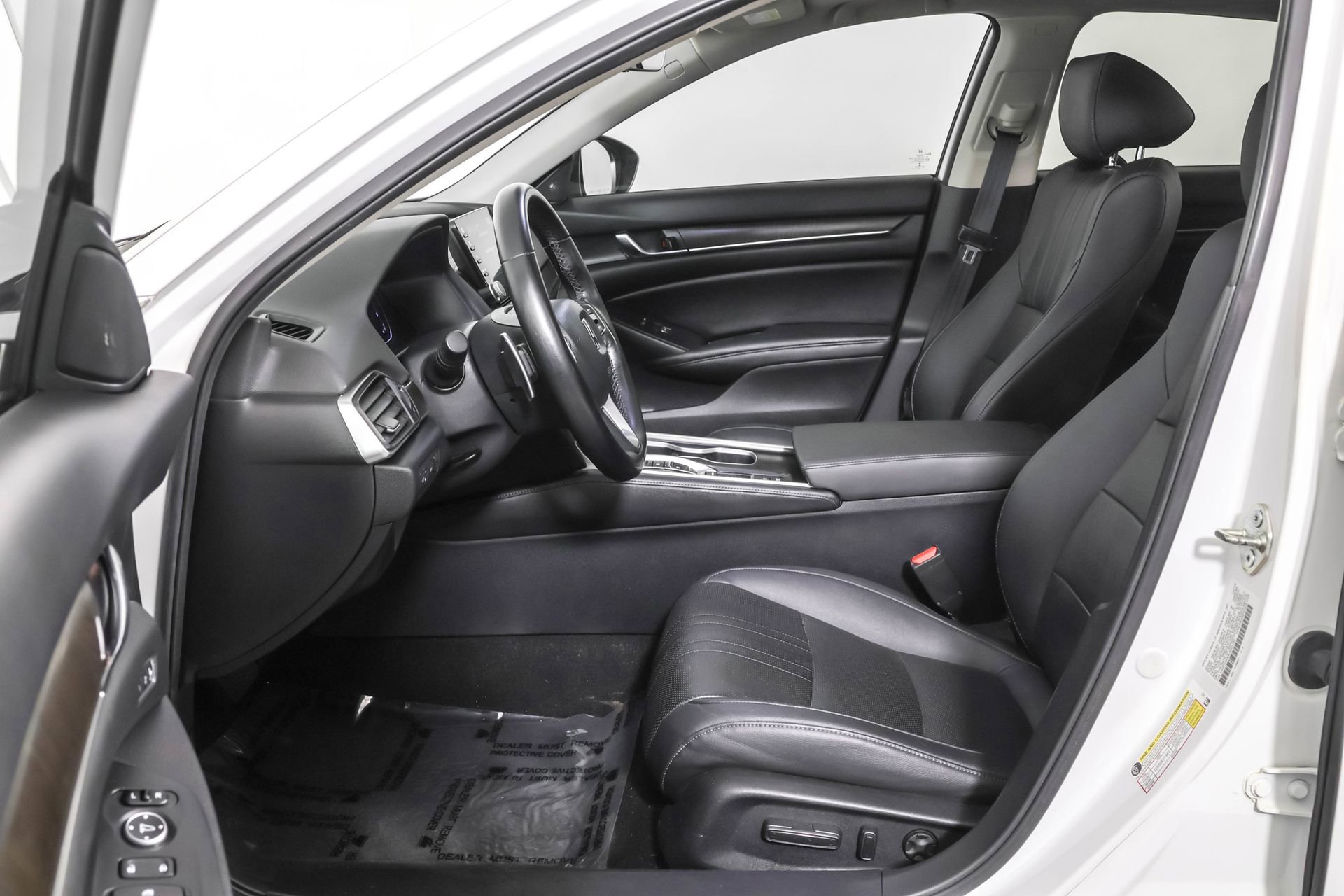 Used 2020 Honda Accord Touring image 6