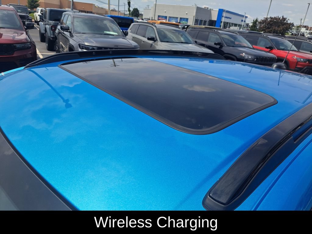 Used 2025 Chevrolet Trax RS w/ Sunroof Package FWD image 8