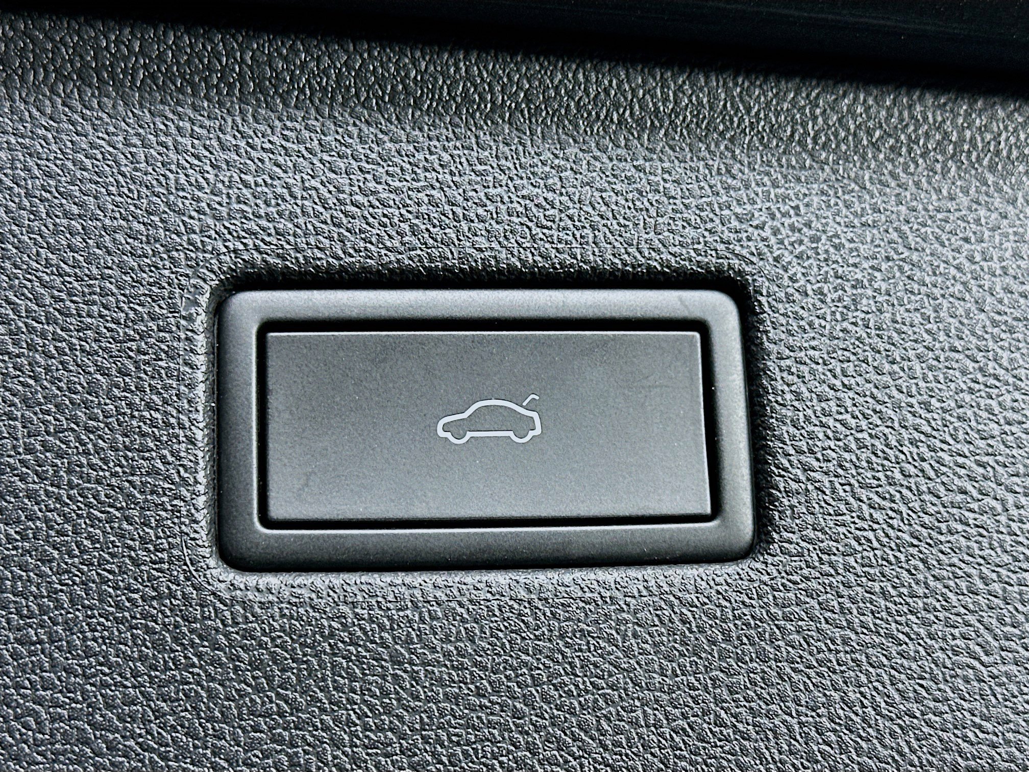 Used 2023 Volkswagen Tiguan SE image 28