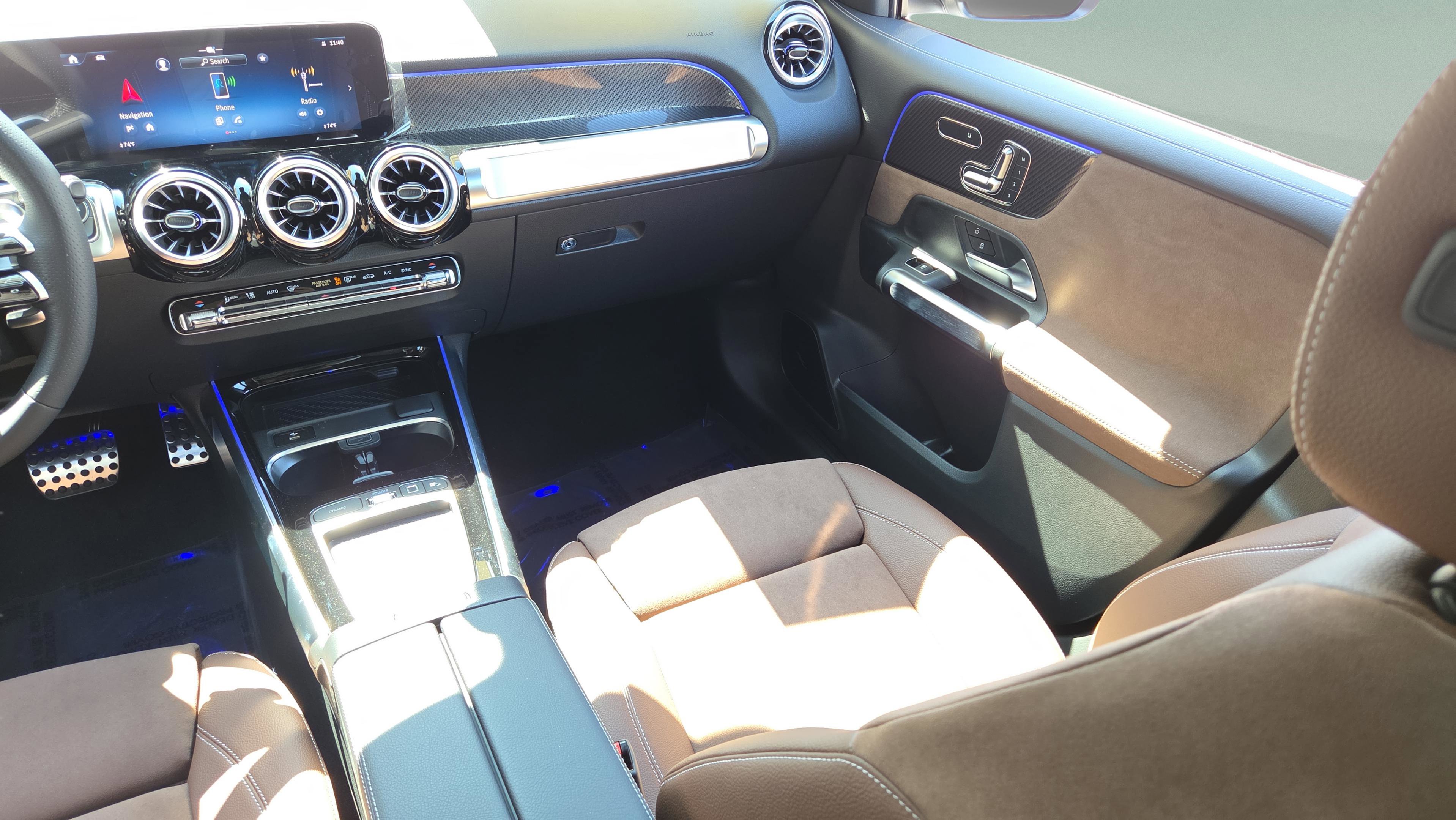New 2026 Mercedes-Benz GLB 35 AMG 4MATIC image 35