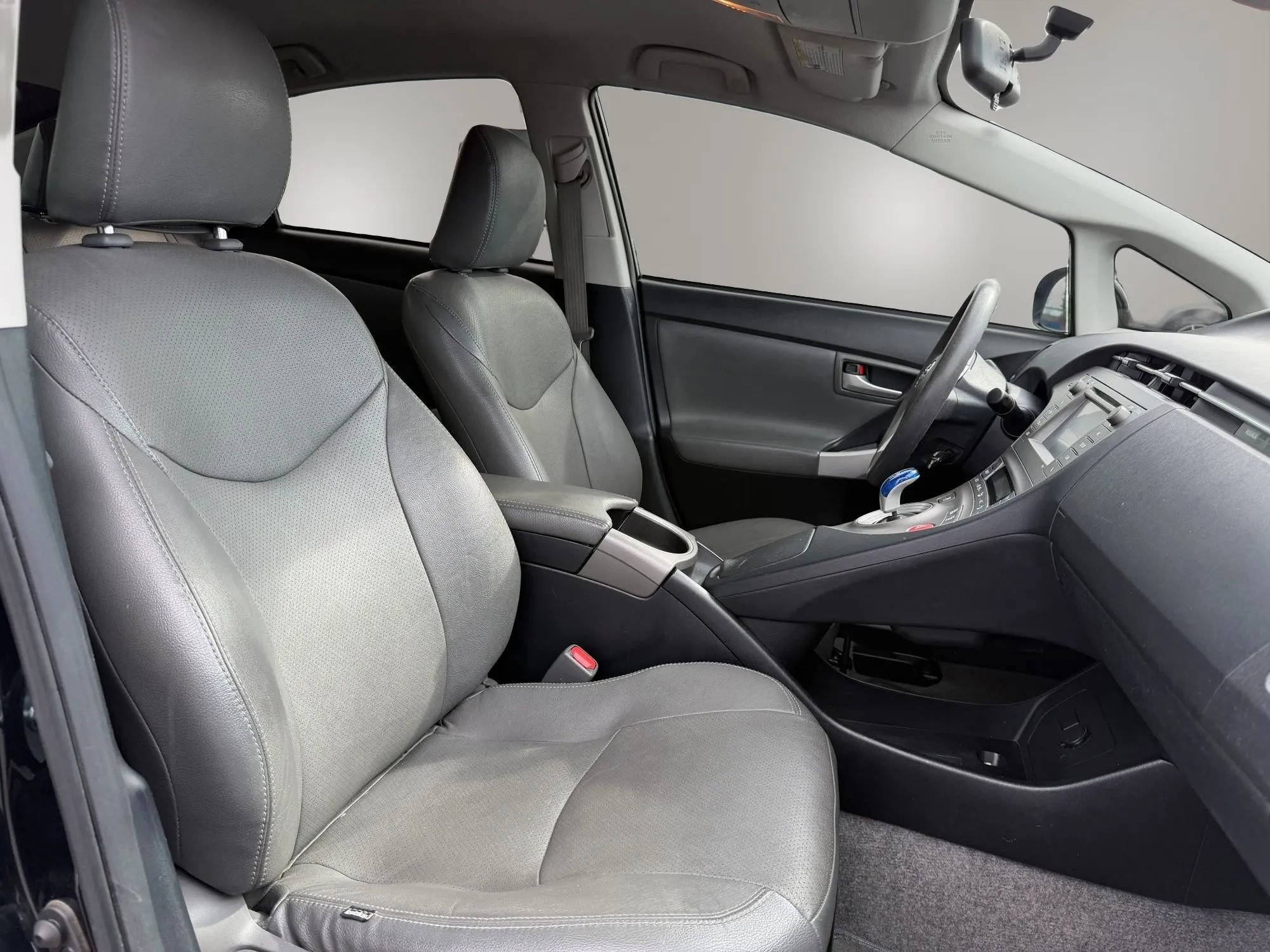 Used 2014 Toyota Prius Two image 40