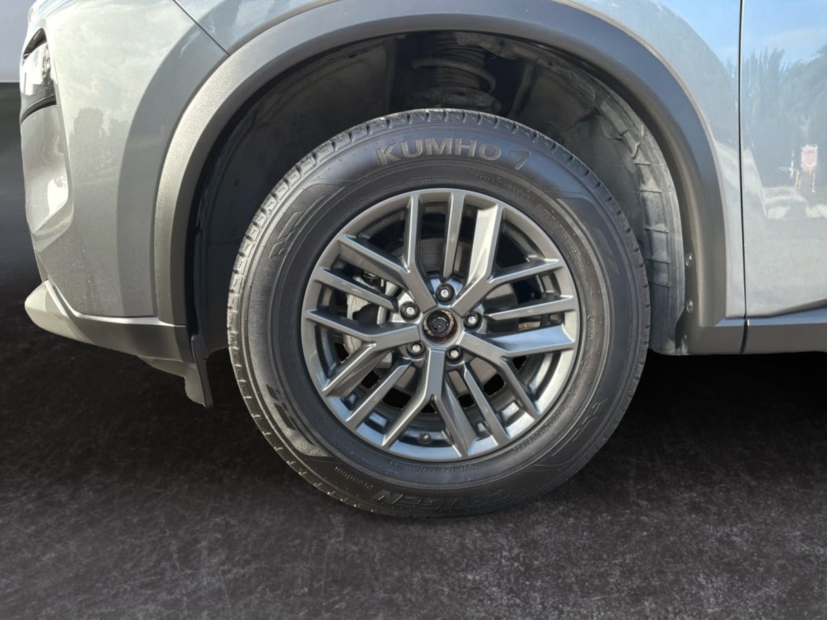 Used 2023 Nissan Rogue S FWD image 9