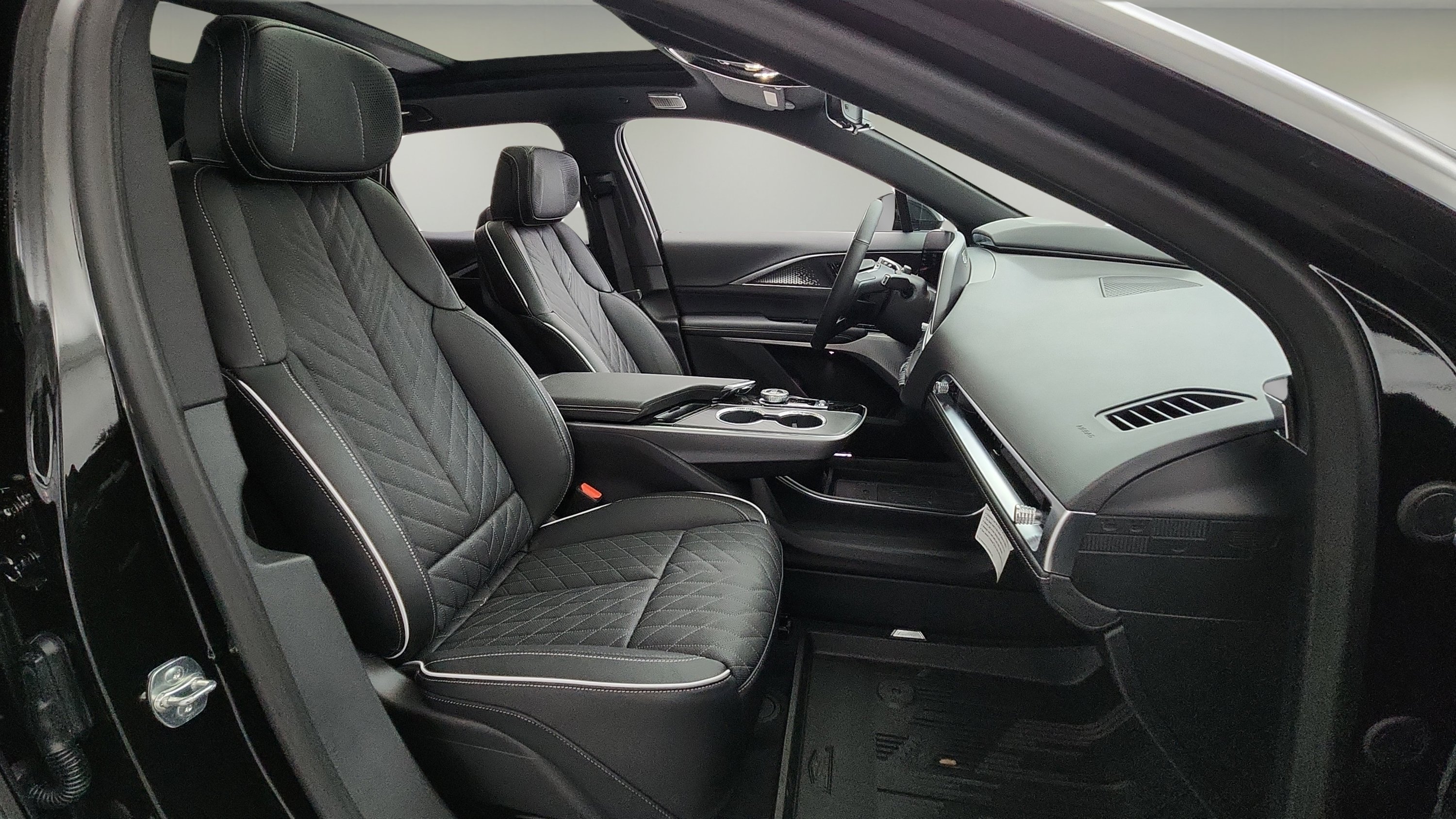 New 2026 Cadillac Lyriq V w/ LPO, Floor Liner Package image 30