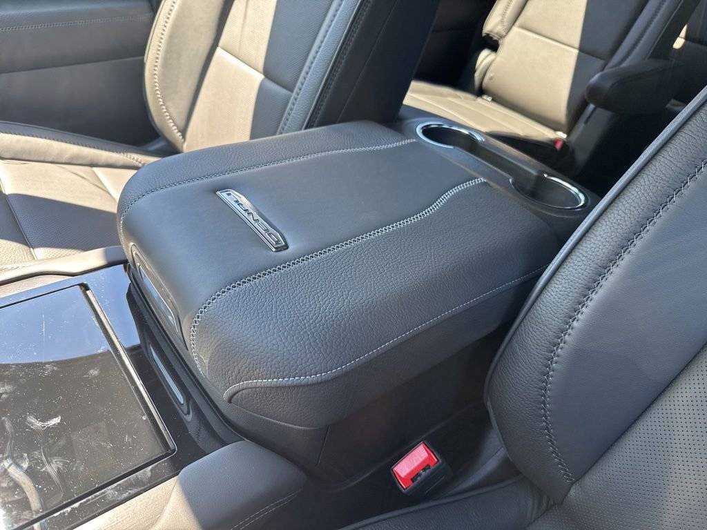 New 2025 GMC Yukon XL Denali w/ Denali Reserve Package image 42