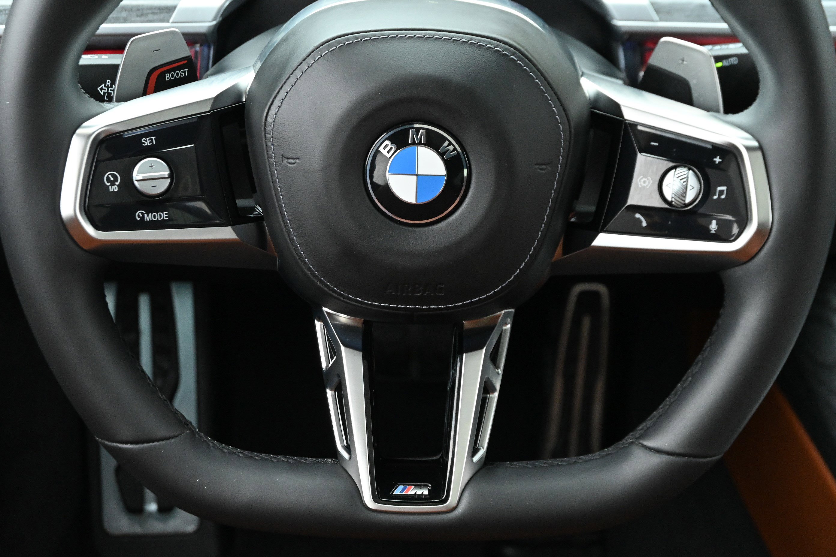 Certified 2024 BMW 760i xDrive AWD/4WD image 34