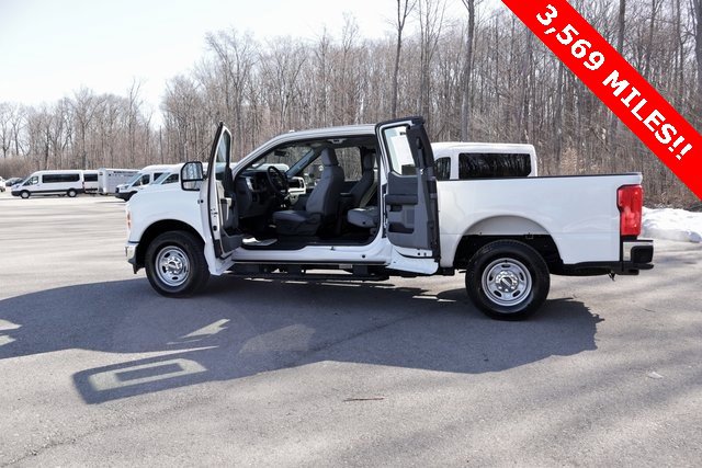 Used 2023 Ford F250 XL w/ XL Chrome Package image 9