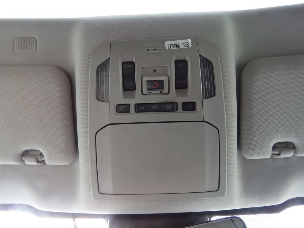 Used 2020 Toyota Highlander XLE AWD/4WD image 28