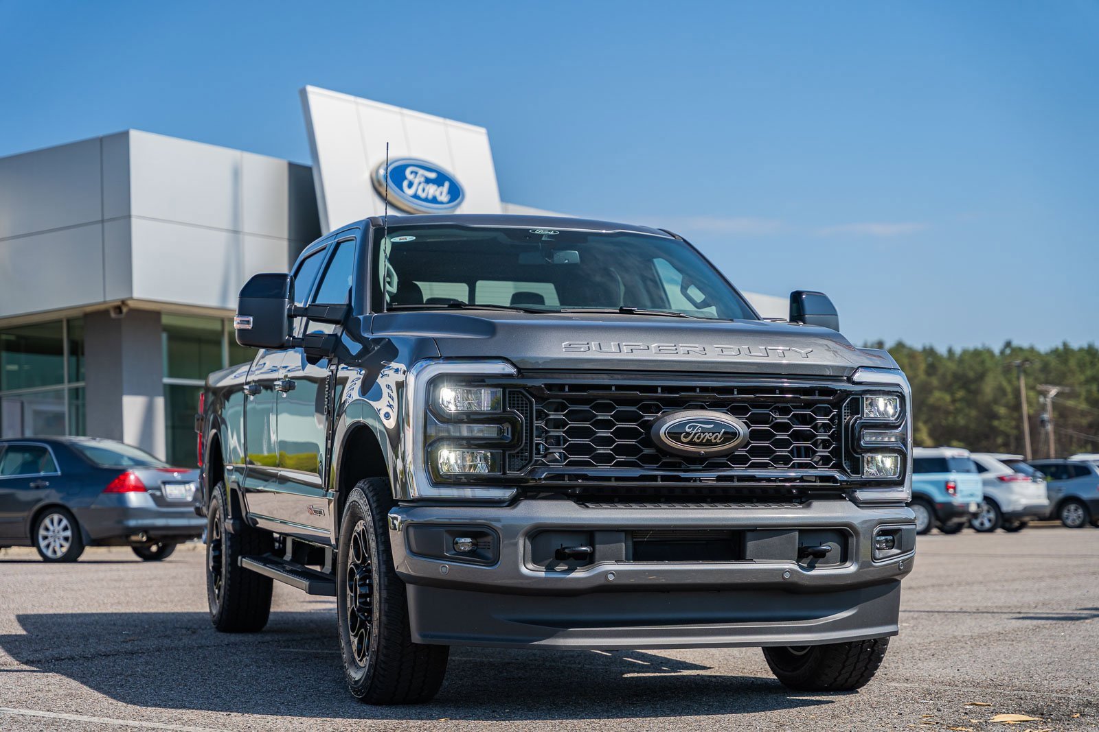 New 2025 Ford F250 Lariat w/ Lariat Ultimate Package video 1
