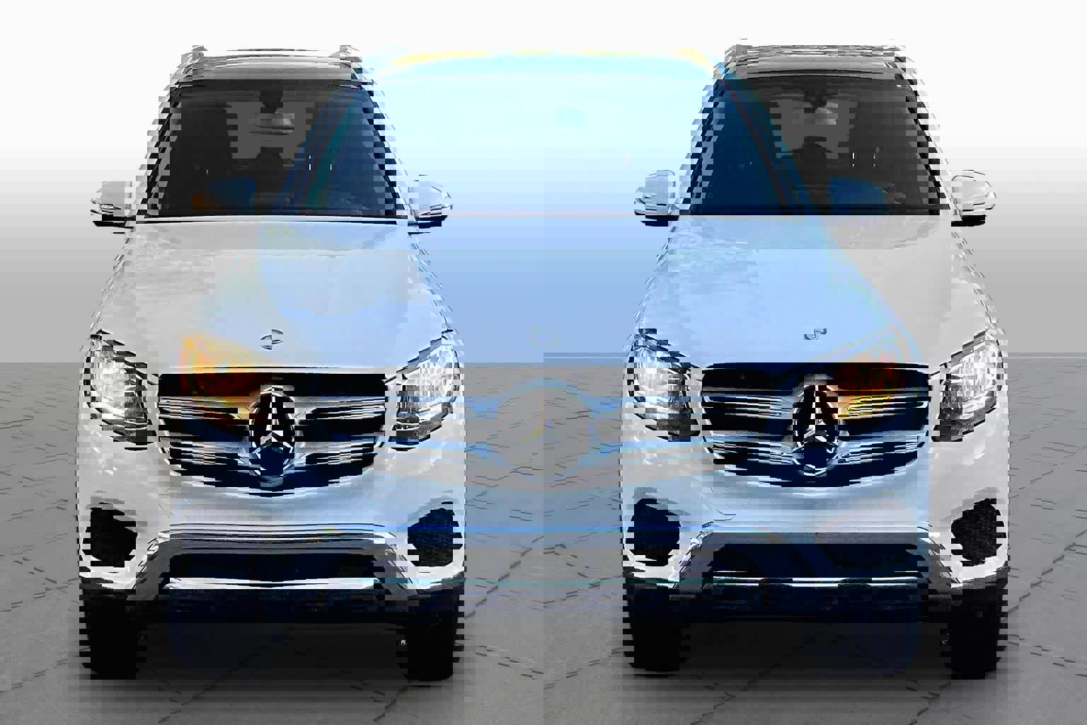 Used 2016 Mercedes-Benz GLC 300 image 4