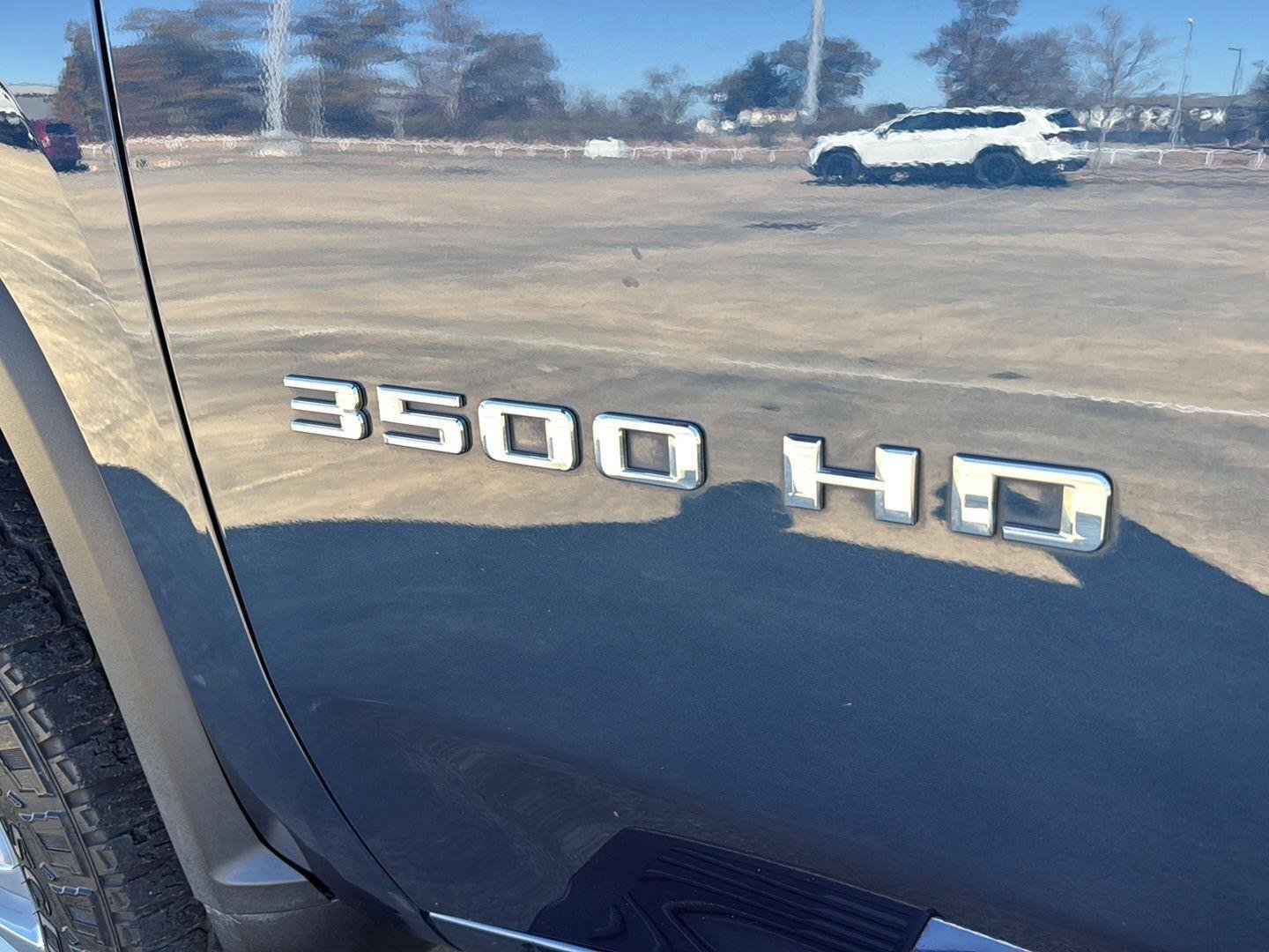 Used 2021 Chevrolet Silverado 3500 High Country w/ Z71 Off-Road Package image 12